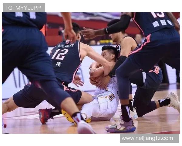 南京篮球队与广州篮球队赛后战术分析与复盘探讨